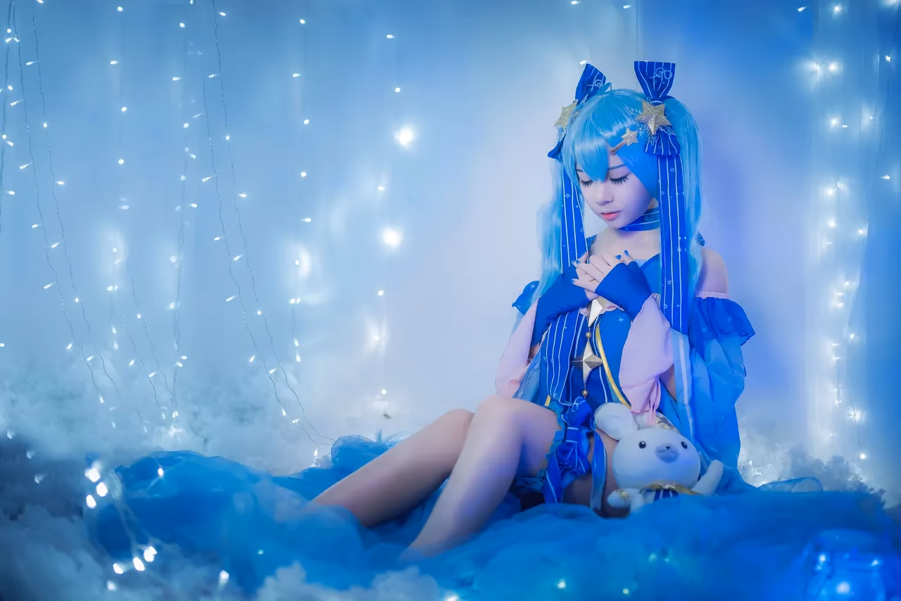 Erzuo Nisa as Hatsune Miku — cosplay photo 18 of 29