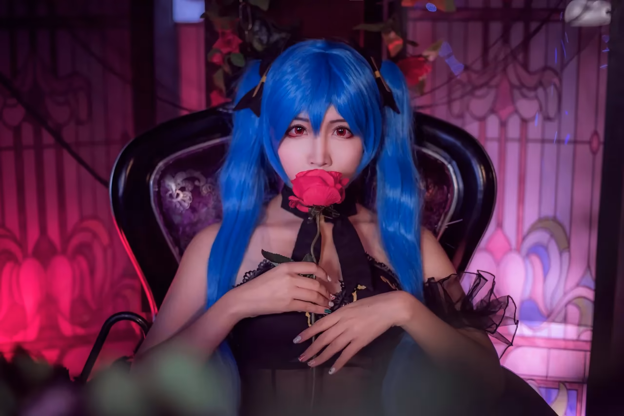 Erzuo Nisa as Hatsune Miku — cosplay photo 26 of 29