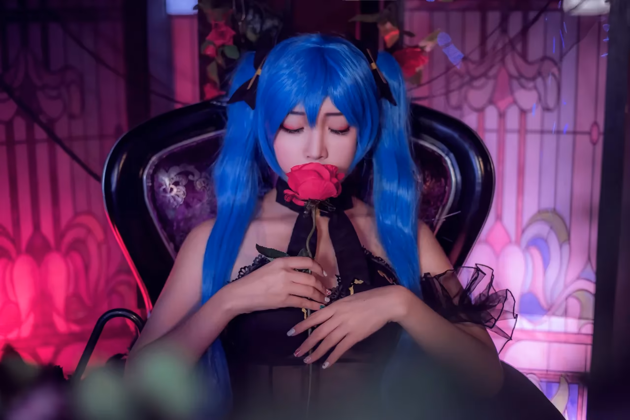 Erzuo Nisa as Hatsune Miku — cosplay photo 7 of 29