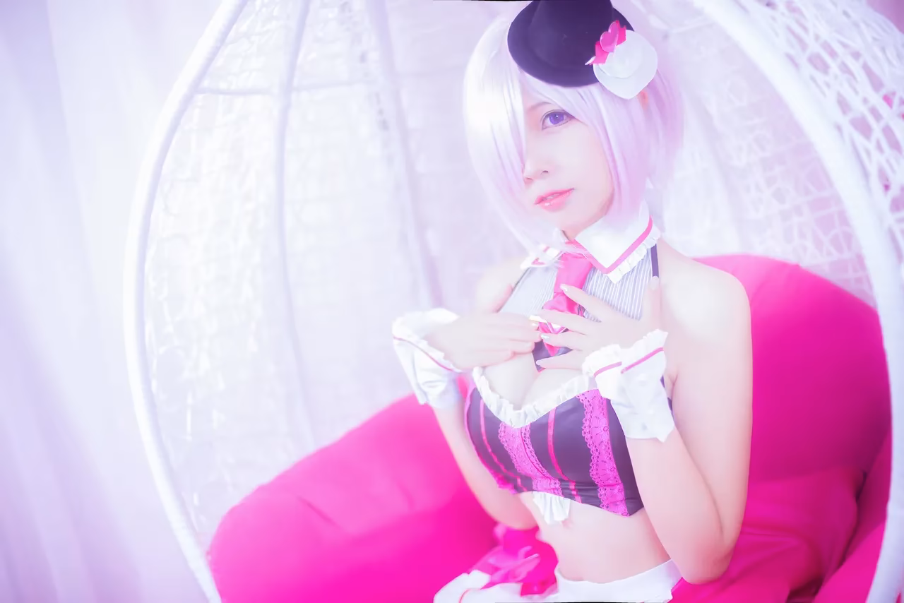 Erzuo Nisa as Mash Kyrielight — cosplay photo 1 of 9
