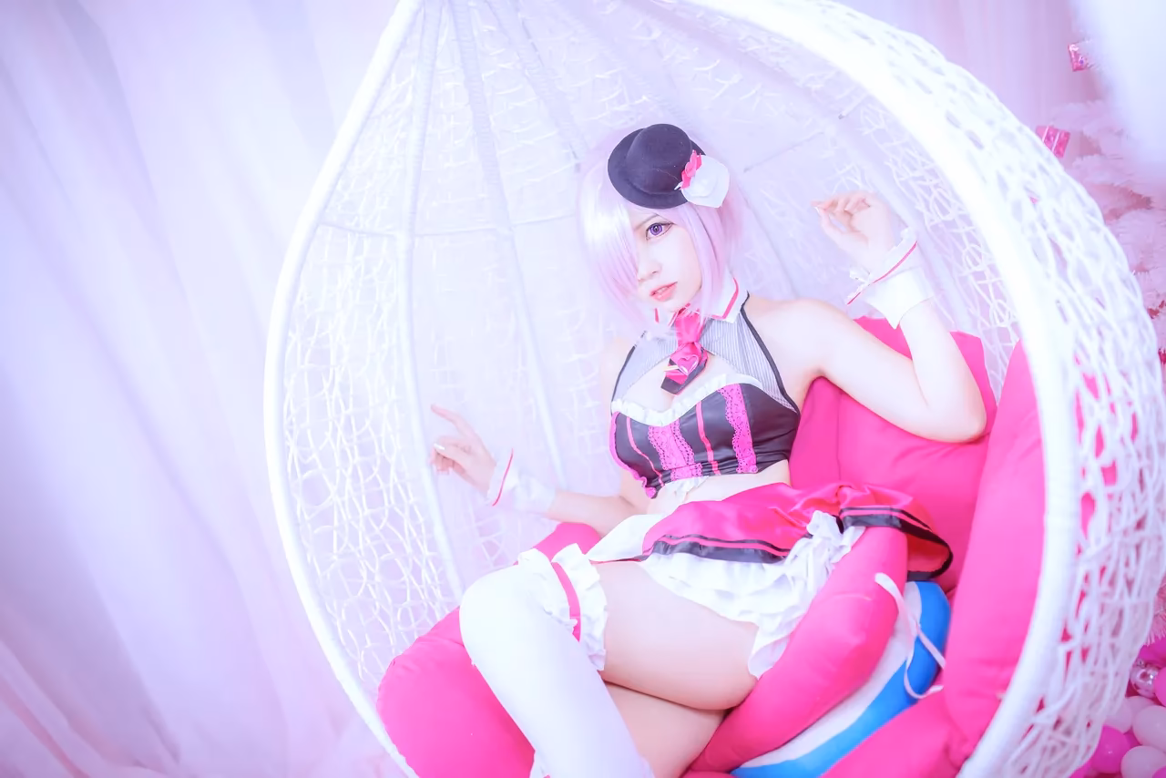 Erzuo Nisa as Mash Kyrielight — cosplay photo 4 of 9