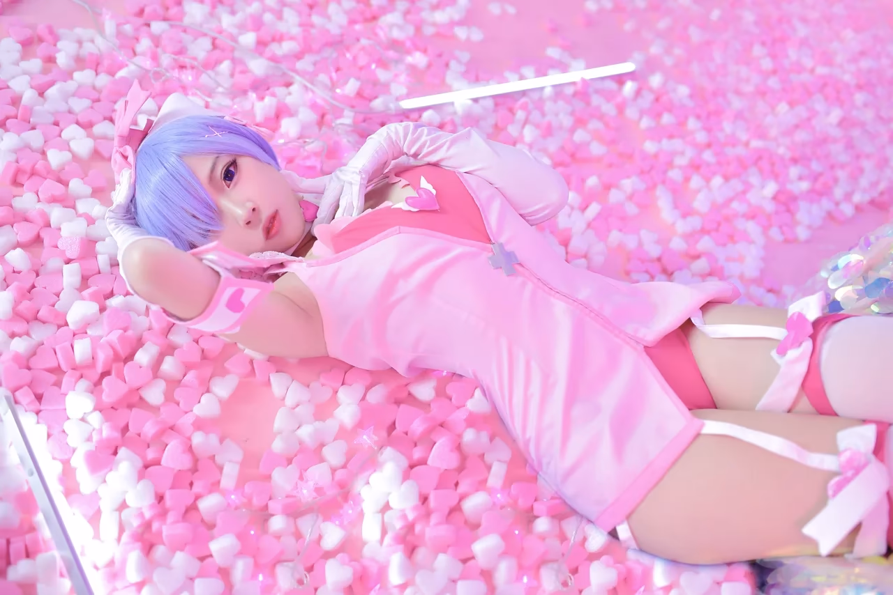 Erzuo Nisa as Rem — cosplay photo 39 of 40