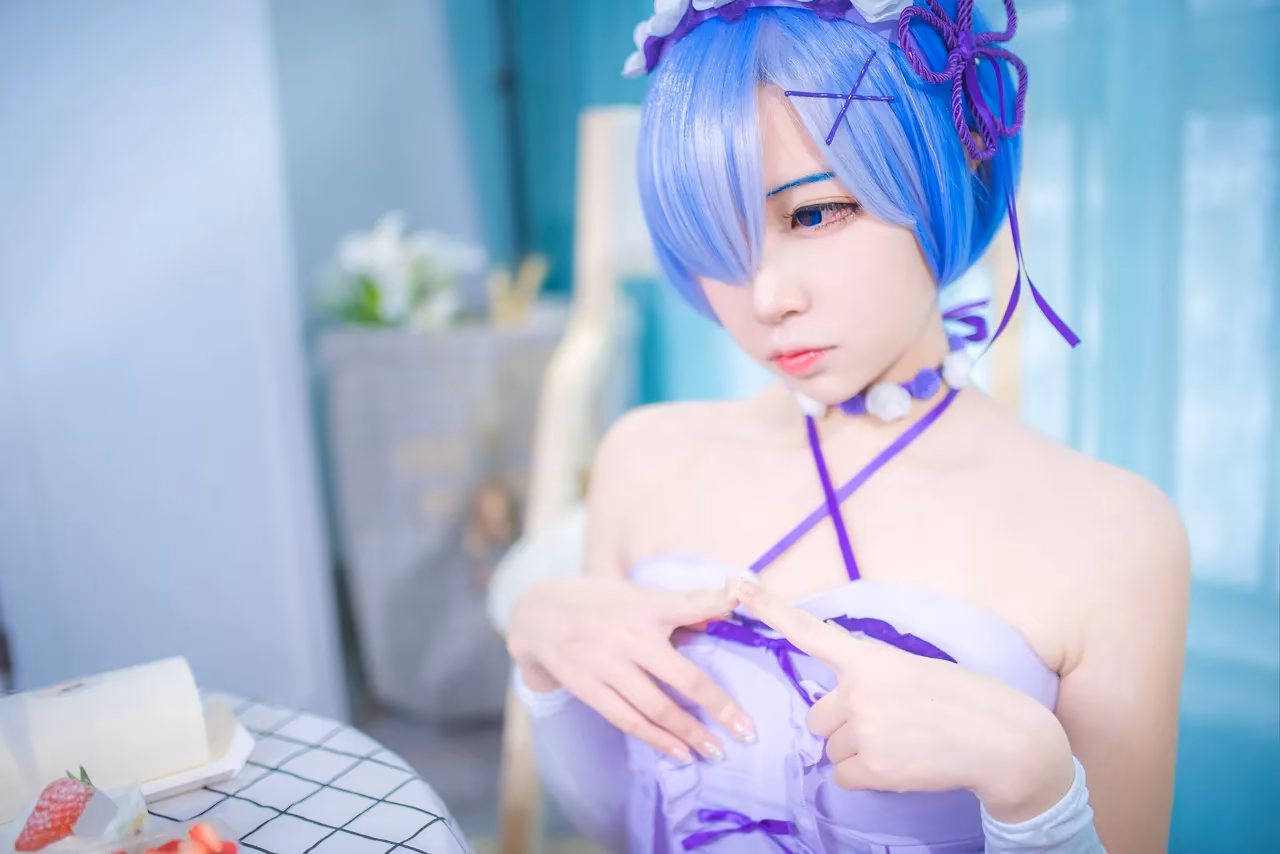 Erzuo Nisa as Rem — cosplay photo 10 of 14