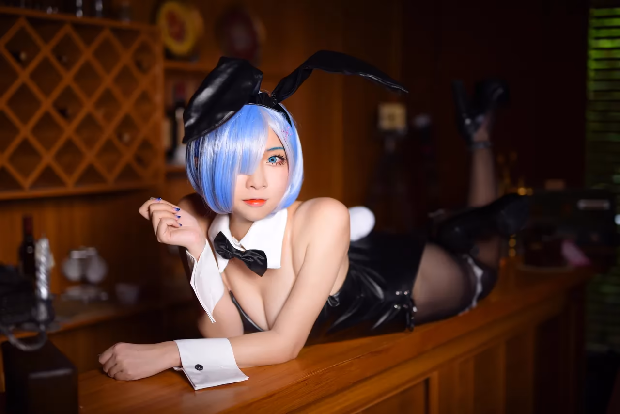 Erzuo Nisa as Rem — cosplay photo 5 of 15