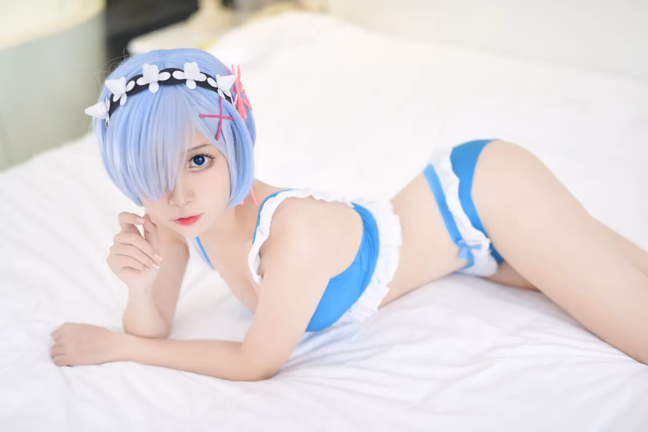 Erzuo Nisa as Rem — cosplay photo 13 of 14