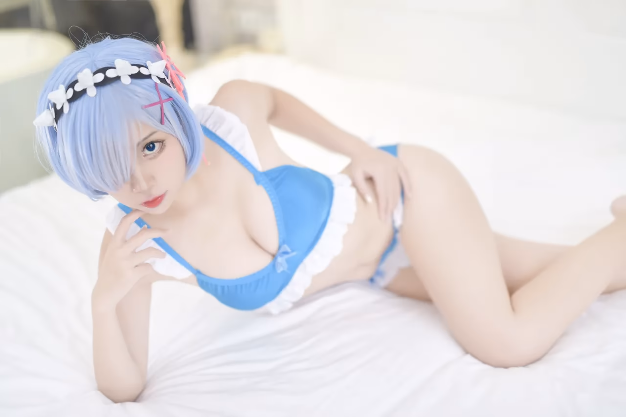 Erzuo Nisa as Rem — cosplay photo 14 of 14