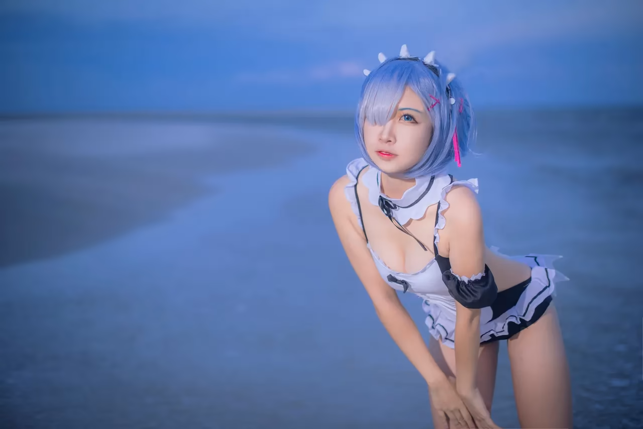 Erzuo Nisa as Rem — cosplay photo 2 of 14