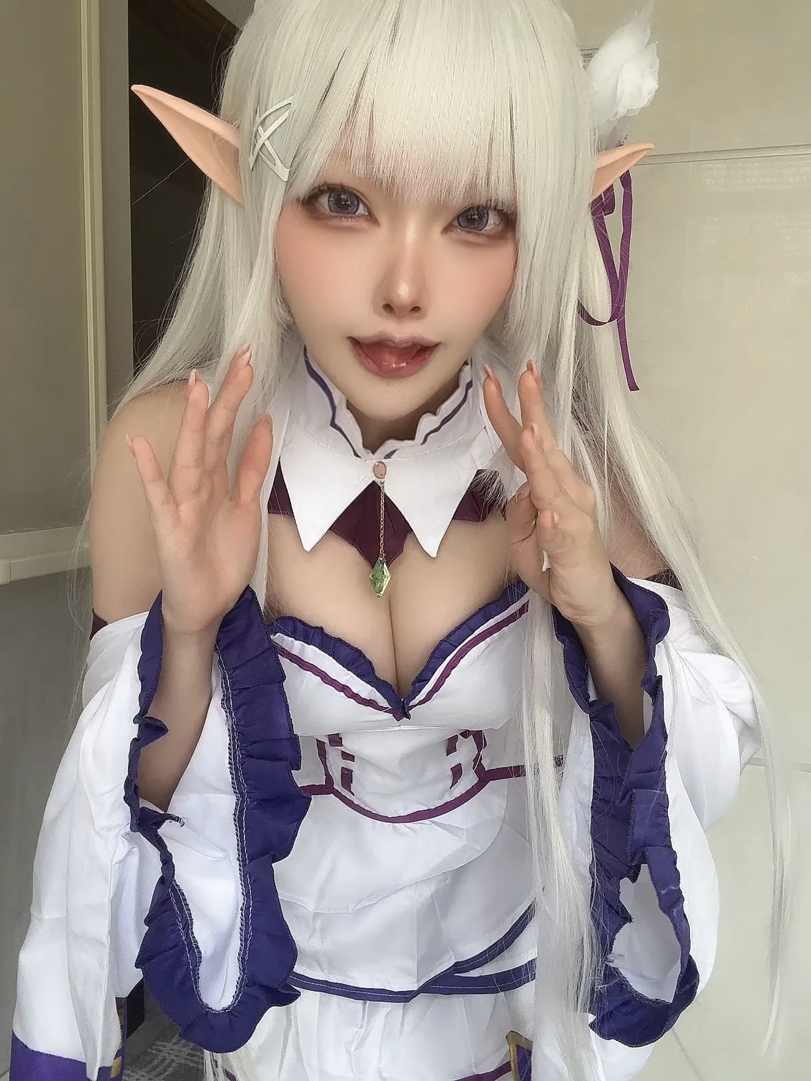 Etocha as Emilia — cosplay photo 6 of 91