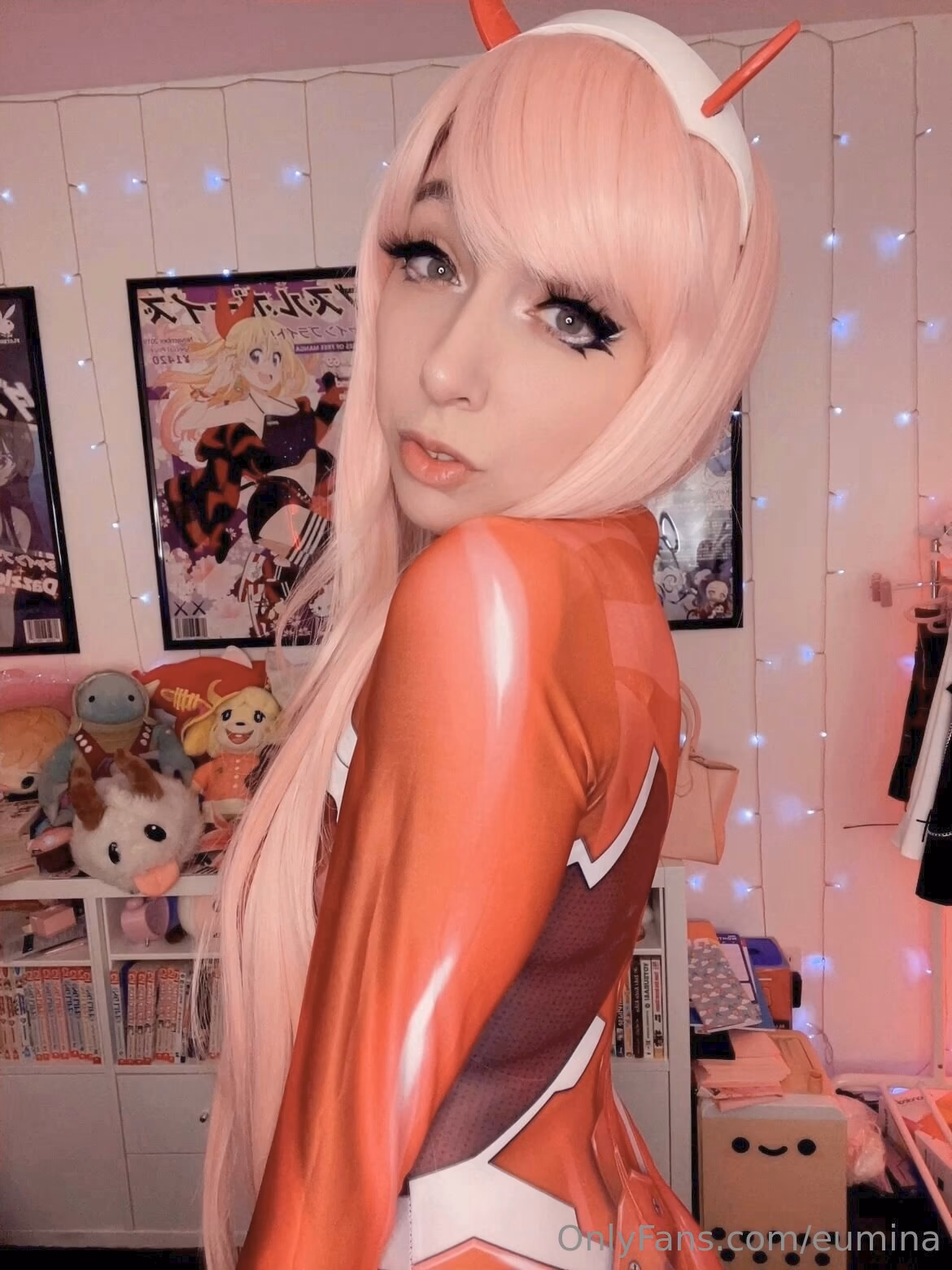 Eumina as Zero Two — cosplay photo 2 of 9