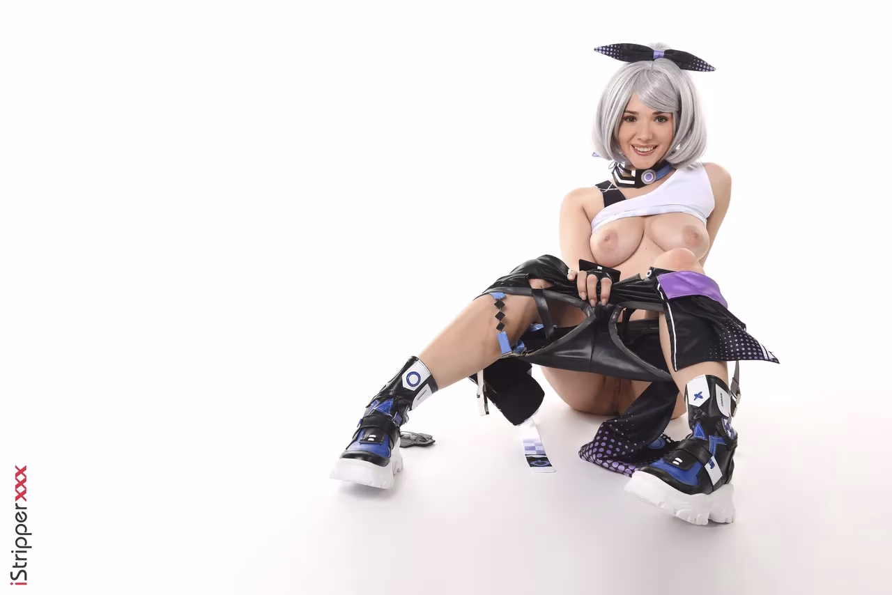 Eve Sweet as Silver Wolf — cosplay photo 18 of 50