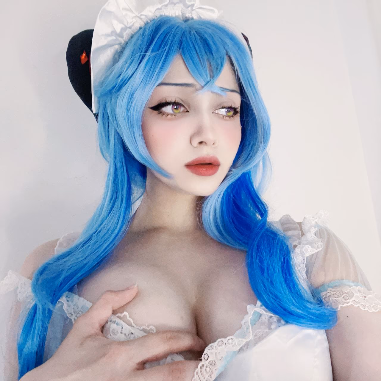 Evelinaava as Ganyu — cosplay photo 6 of 7