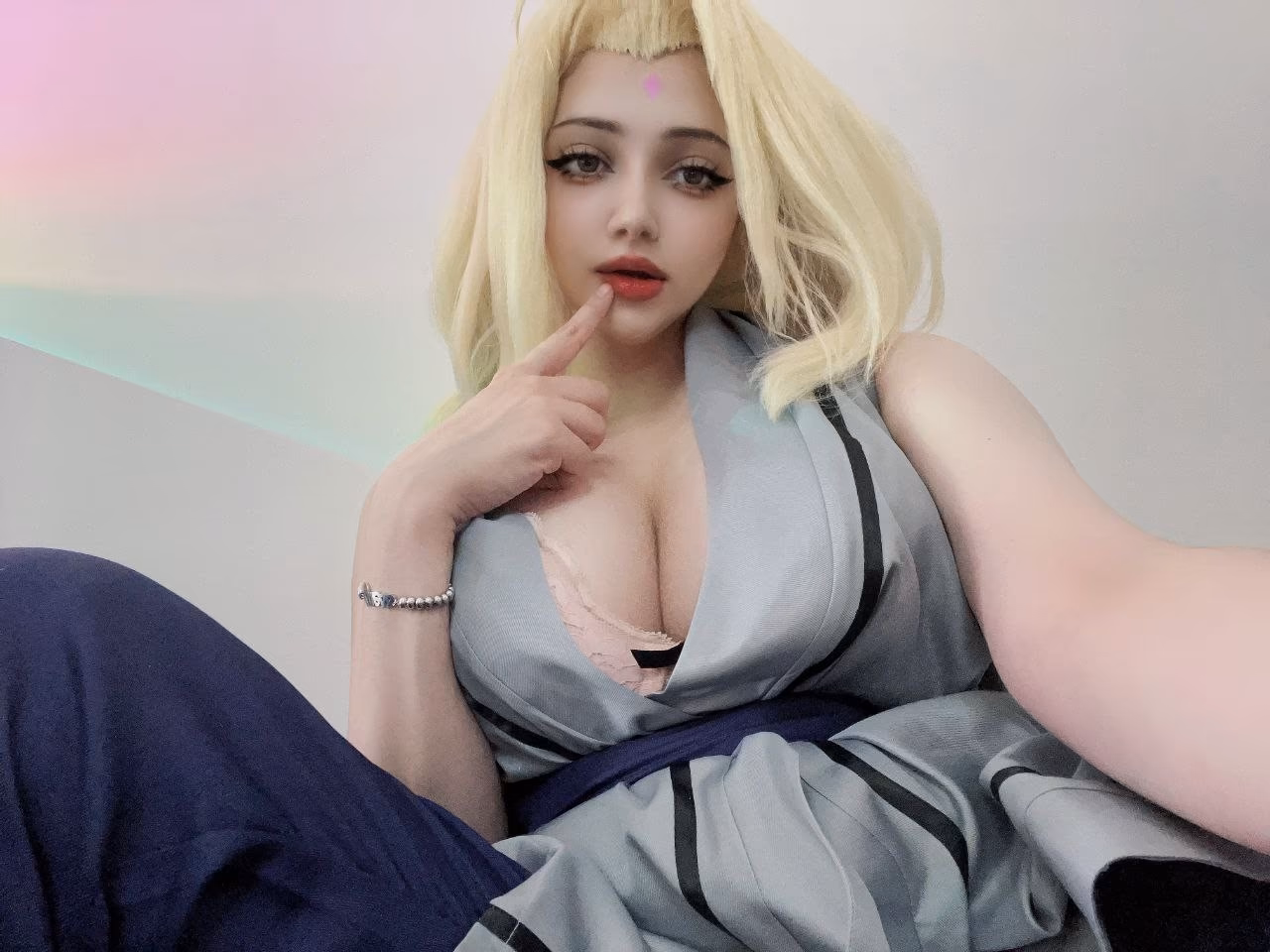 Evelinaava as Tsunade — cosplay photo 5 of 7