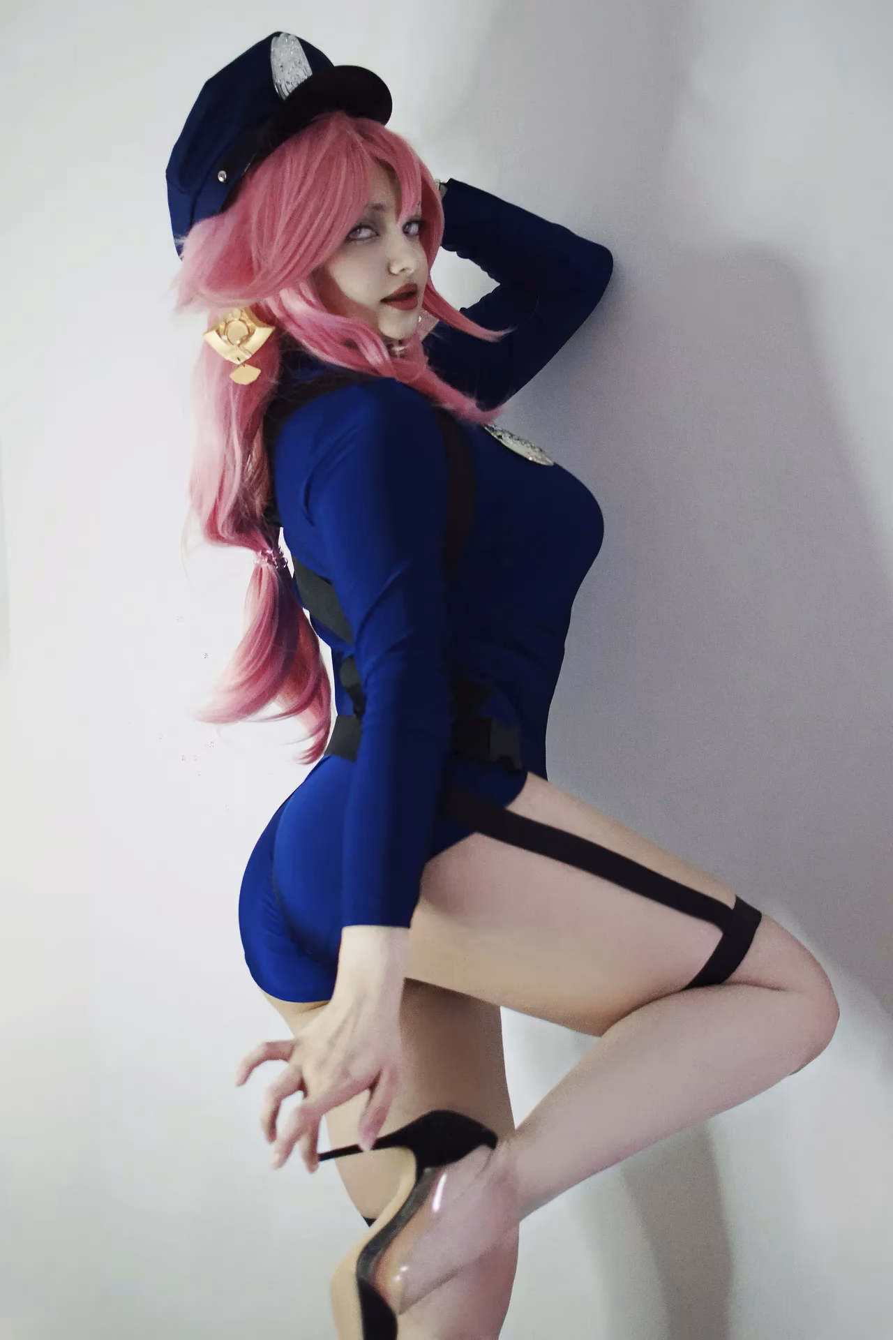 Evelinaava as Yae Miko — cosplay photo 3 of 12