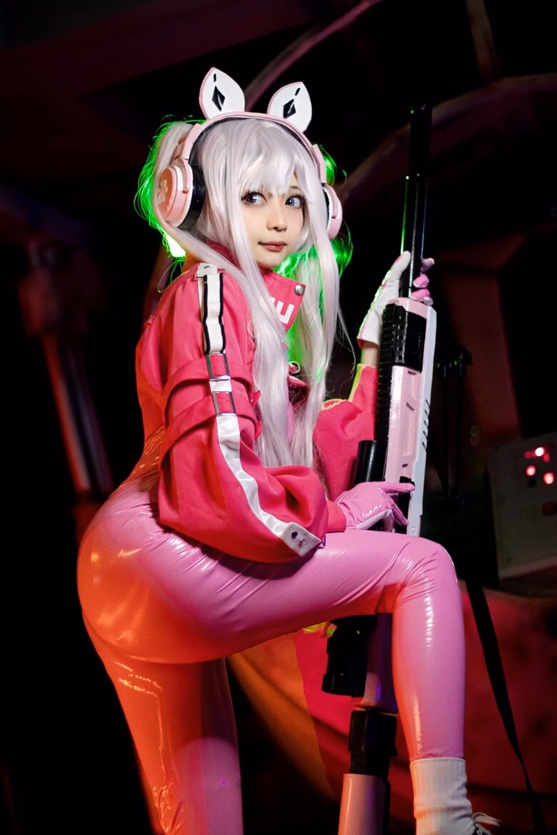 Evil Overlord Gabo as Alice — cosplay photo 12 of 35