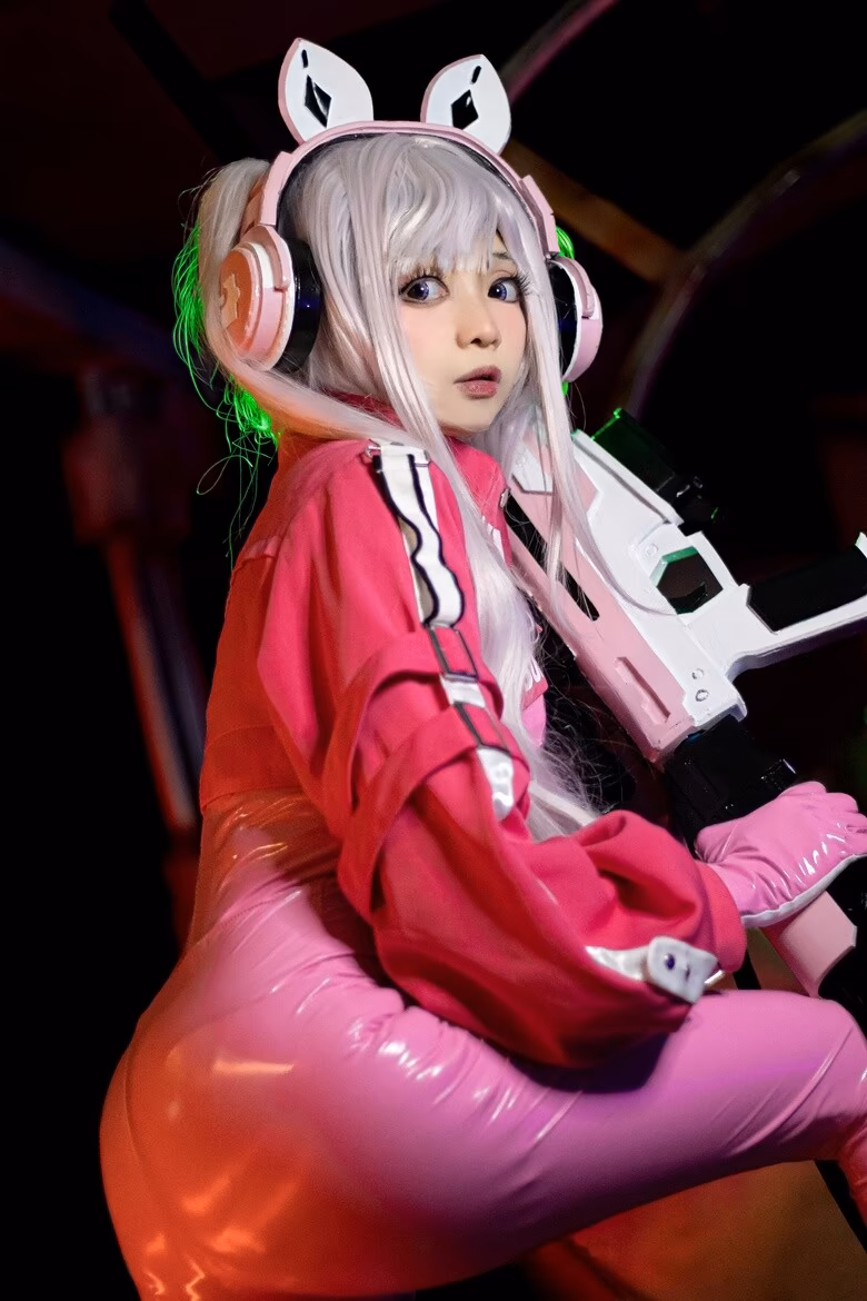 Evil Overlord Gabo as Alice — cosplay photo 18 of 35
