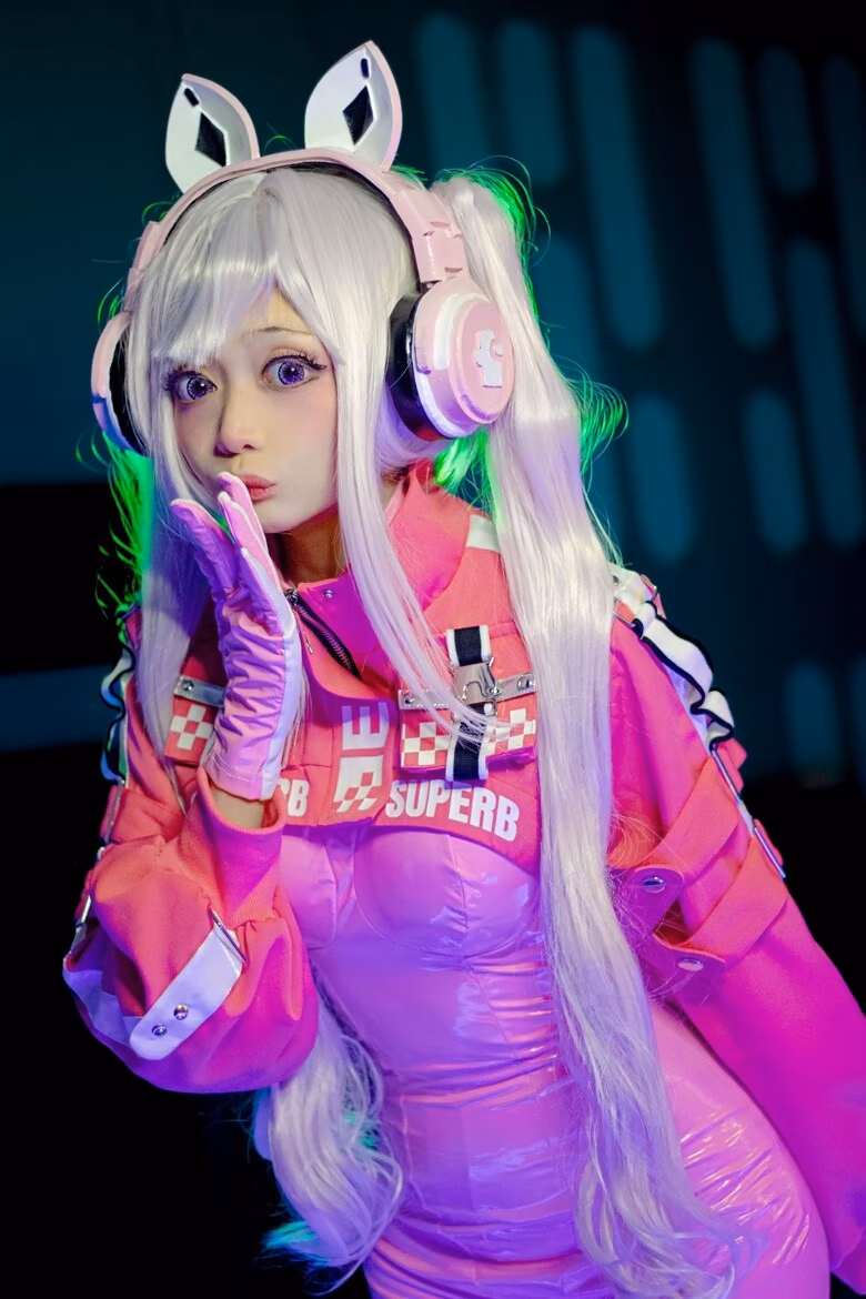 Evil Overlord Gabo as Alice — cosplay photo 2 of 35