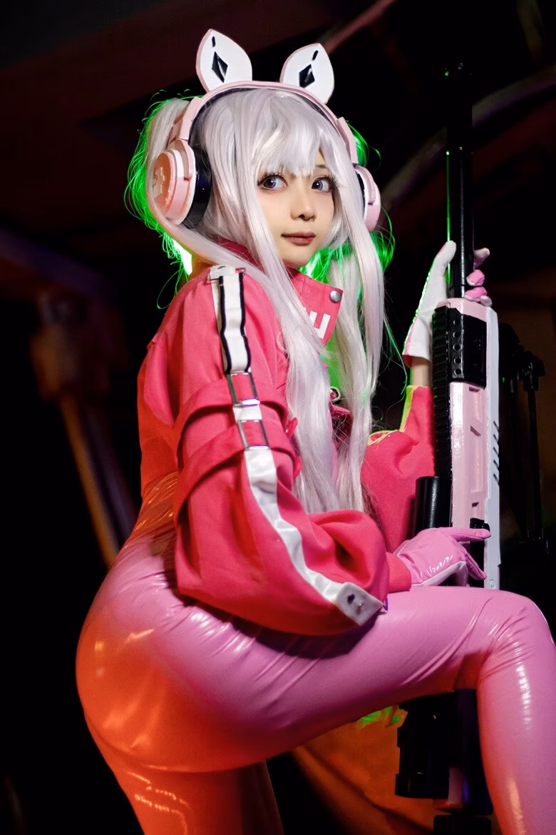 Evil Overlord Gabo as Alice — cosplay photo 20 of 35