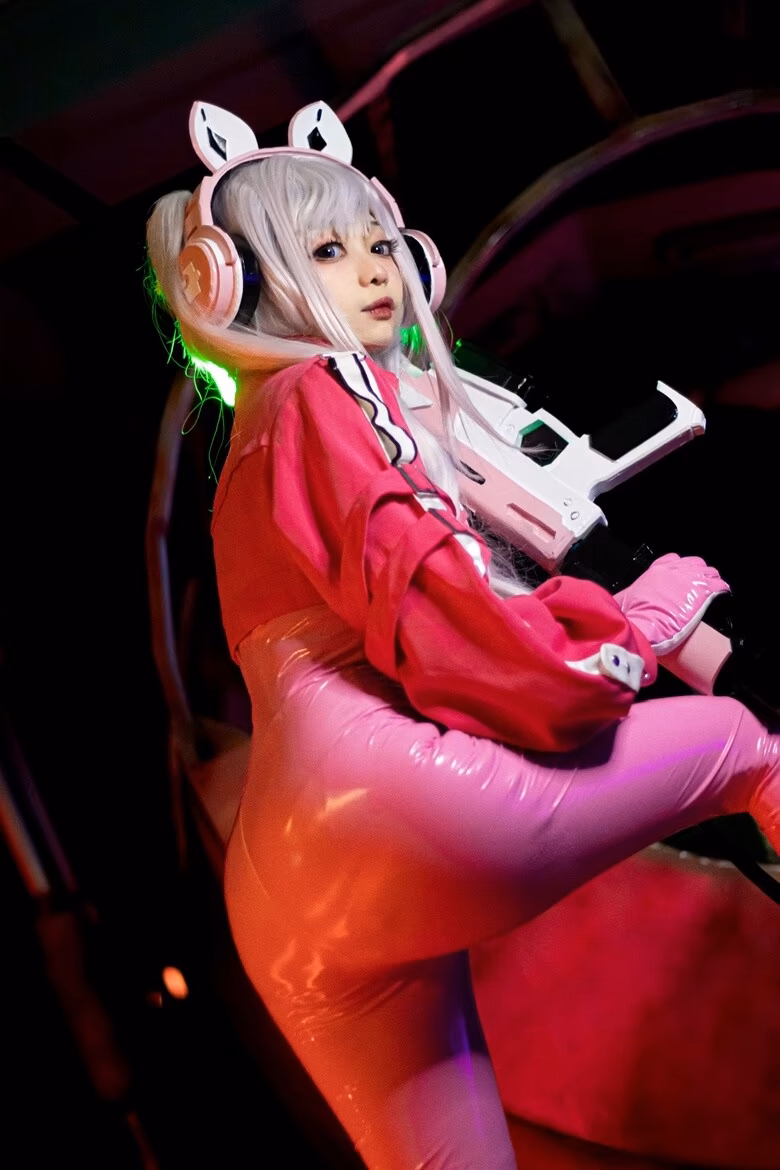 Evil Overlord Gabo as Alice — cosplay photo 27 of 35