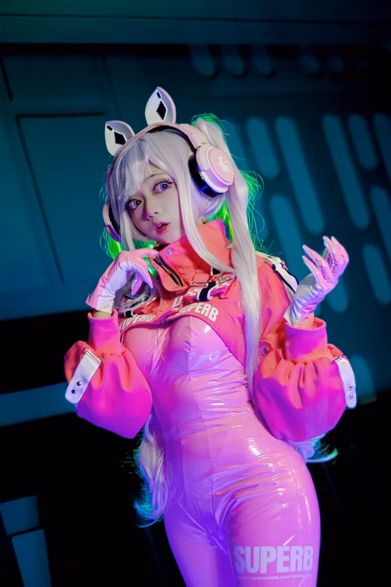 Evil Overlord Gabo as Alice — cosplay photo 34 of 35