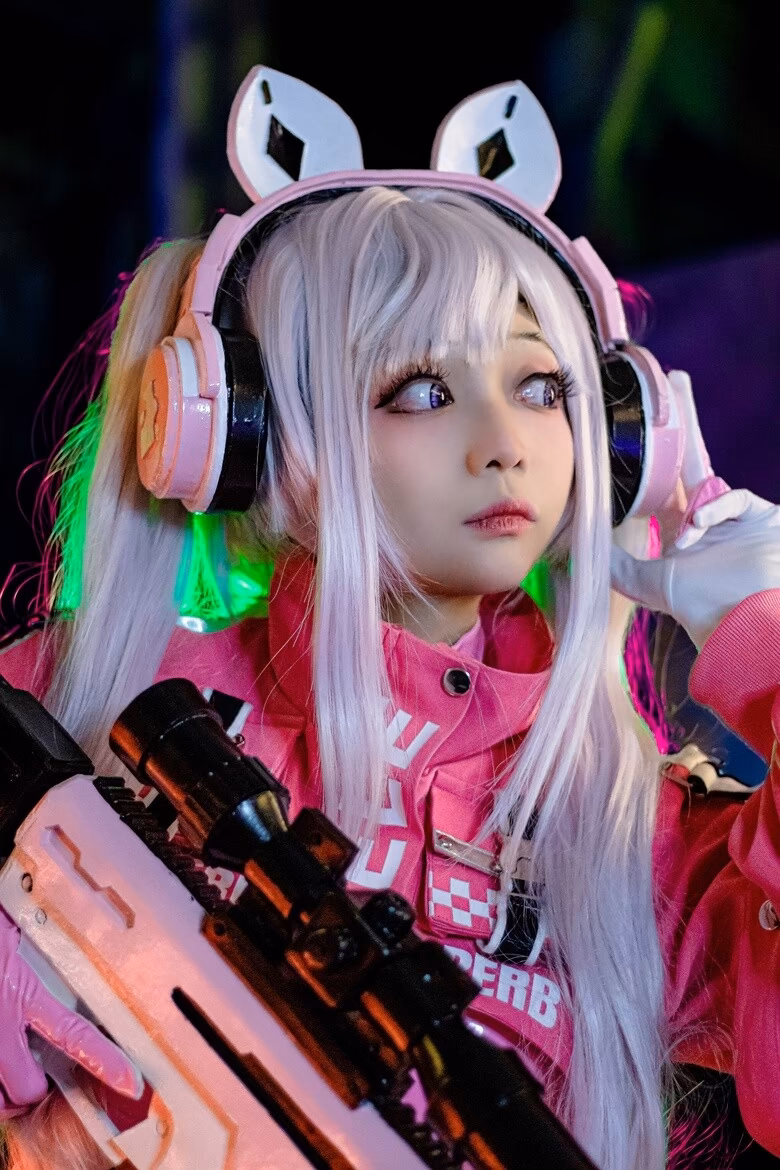 Evil Overlord Gabo as Alice — cosplay photo 4 of 35