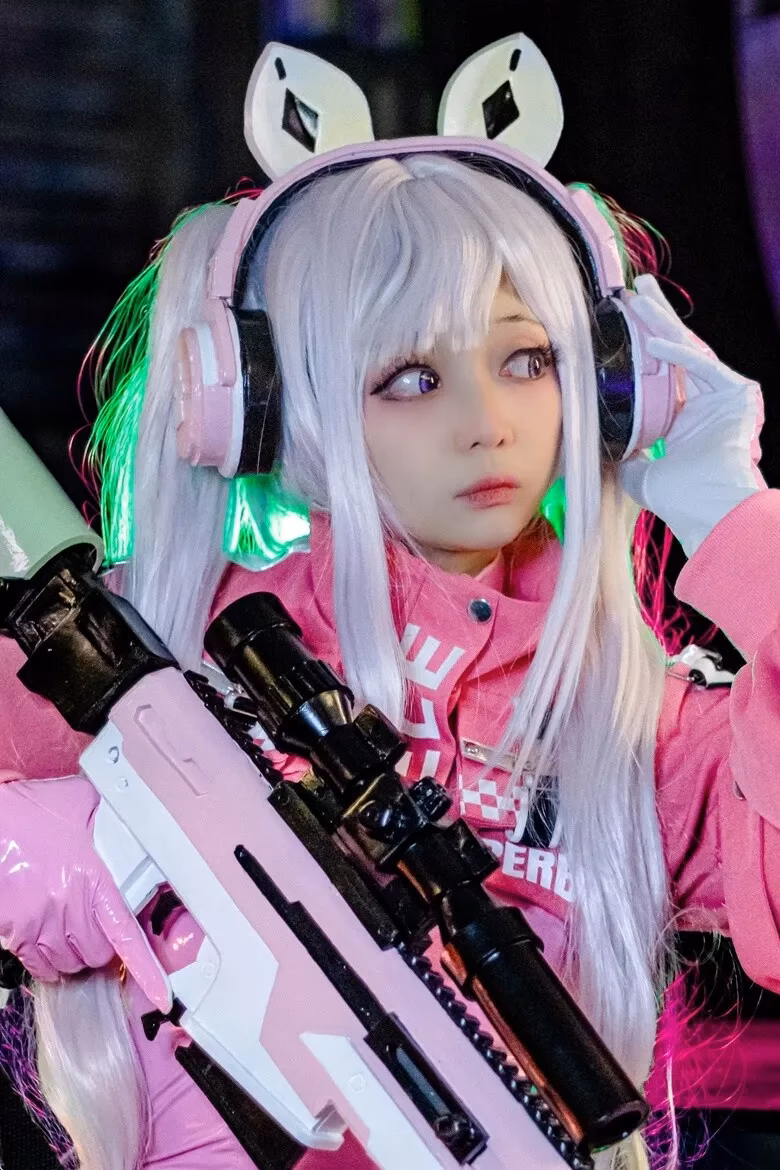 Evil Overlord Gabo as Alice — cosplay photo 8 of 35