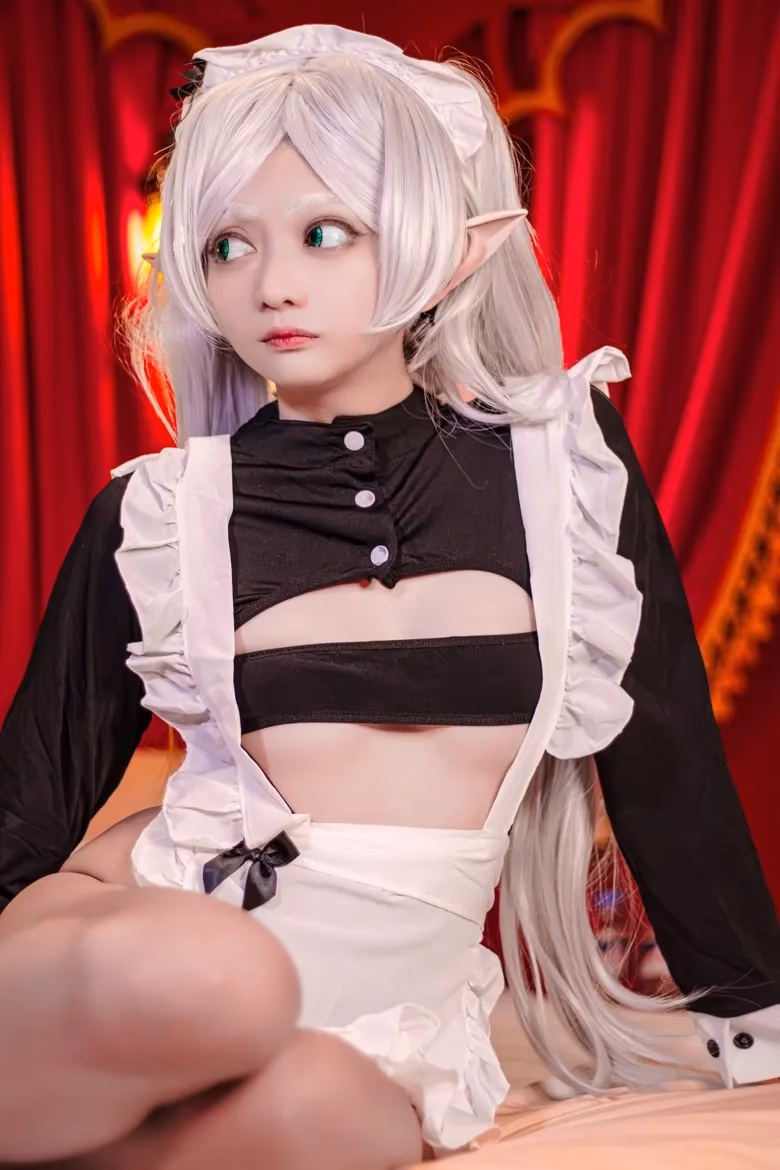 Evil Overlord Gabo as Frieren — cosplay photo 11 of 35