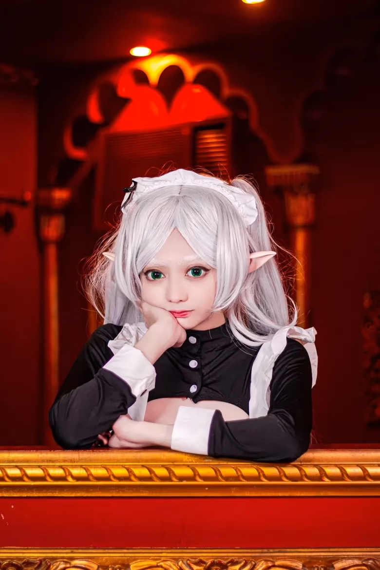 Evil Overlord Gabo as Frieren — cosplay photo 13 of 35