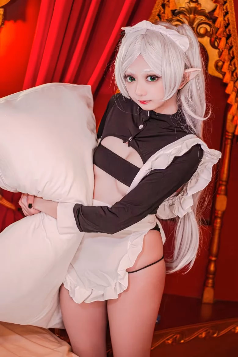 Evil Overlord Gabo as Frieren — cosplay photo 16 of 35