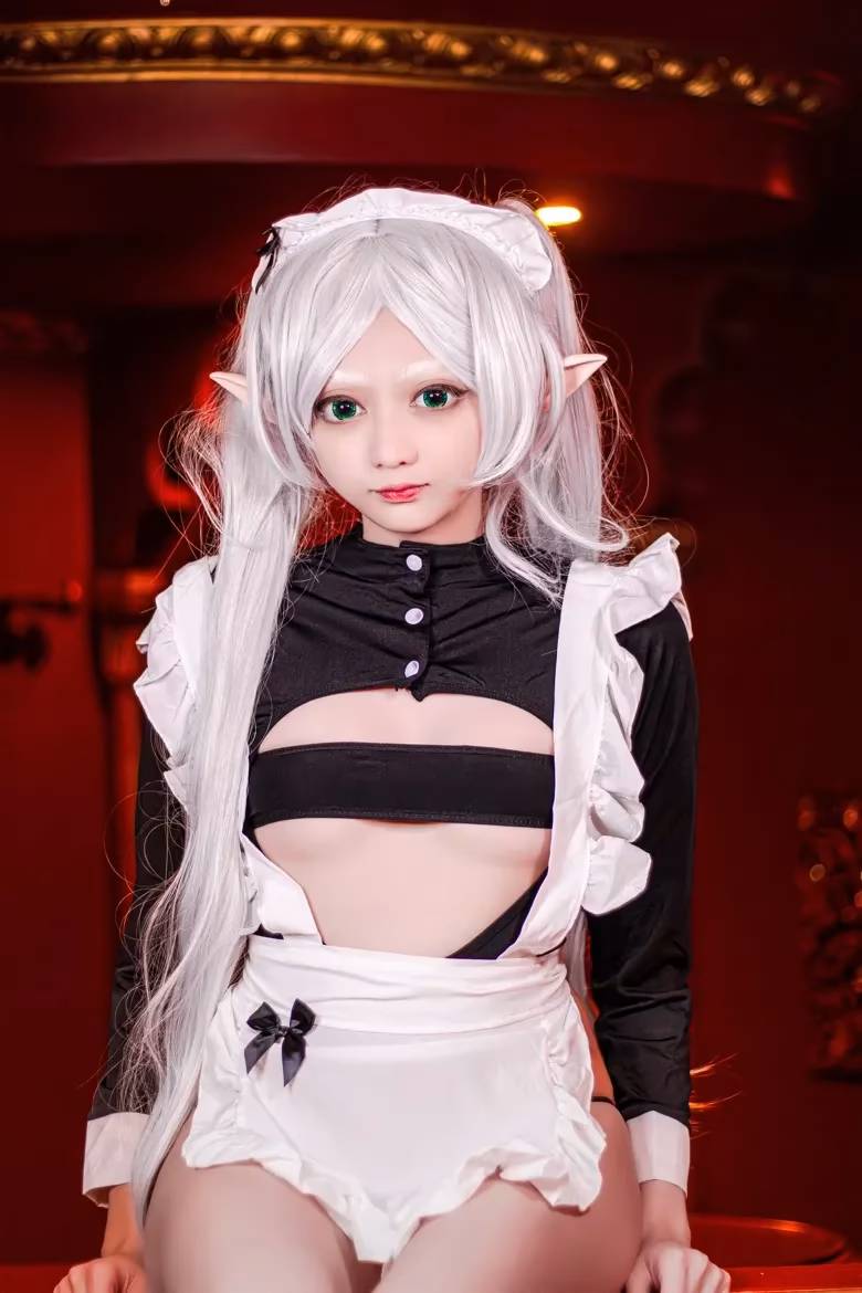 Evil Overlord Gabo as Frieren — cosplay photo 18 of 35