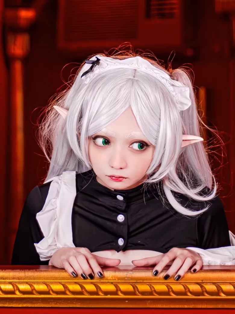 Evil Overlord Gabo as Frieren — cosplay photo 30 of 35