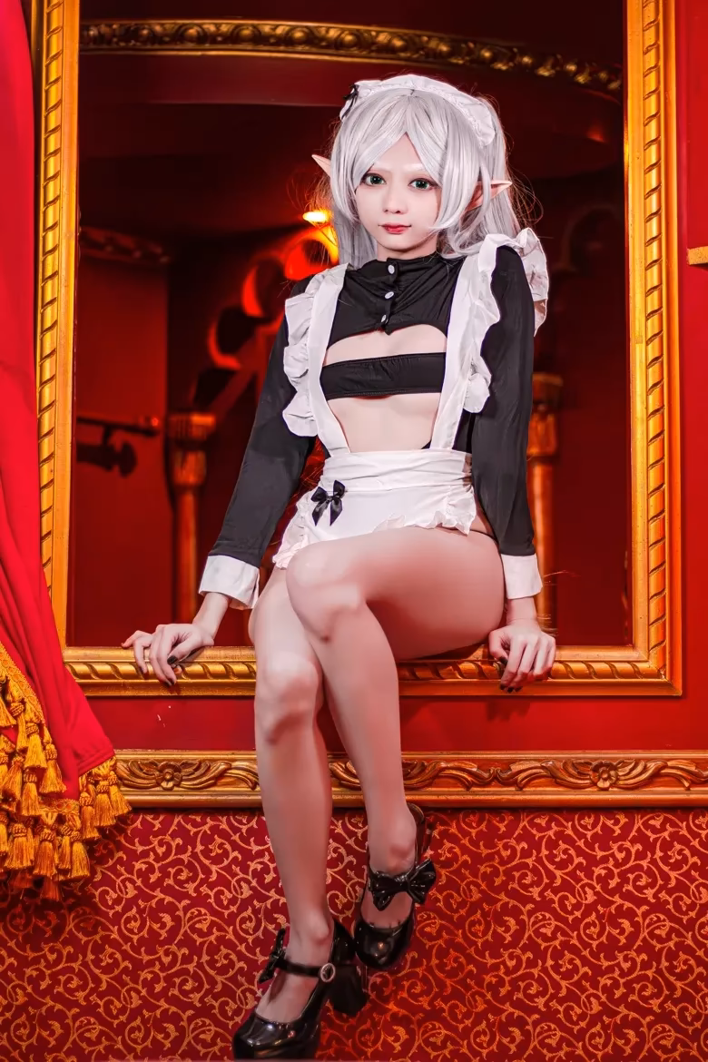 Evil Overlord Gabo as Frieren — cosplay photo 6 of 35