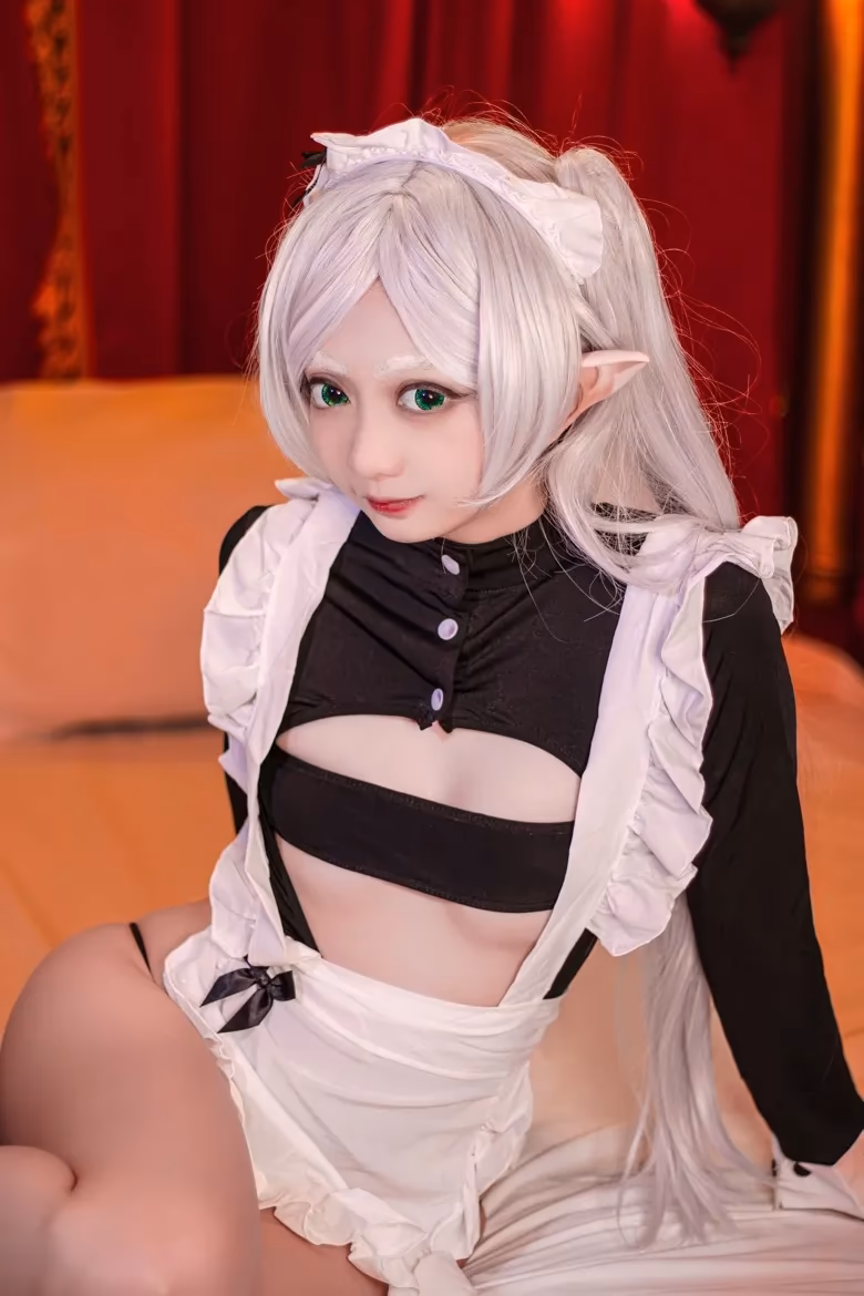 Evil Overlord Gabo as Frieren — cosplay photo 9 of 35