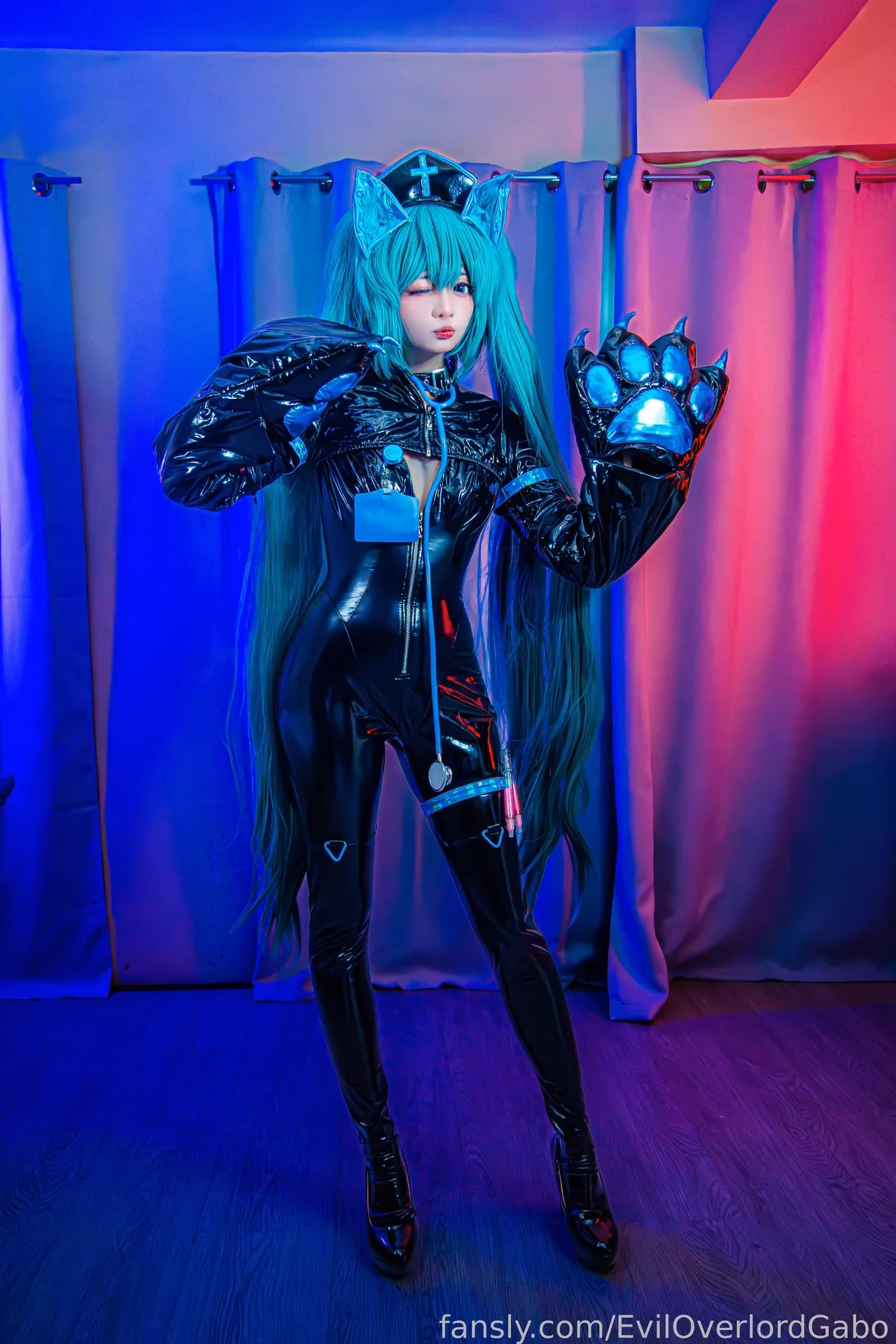 Evil Overlord Gabo - Hatsune Miku - VOCALOID - Cosplay Gallery - 39 Images preview
