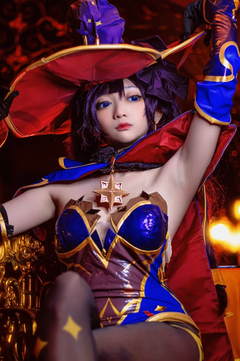 Evil Overlord Gabo as Mona Megistus — cosplay photo 3 of 31