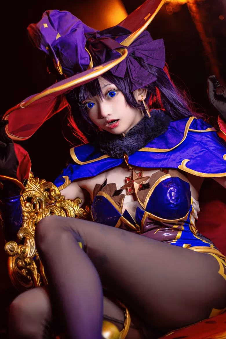 Evil Overlord Gabo as Mona Megistus — cosplay photo 4 of 31