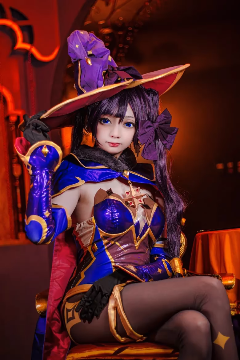 Evil Overlord Gabo as Mona Megistus — cosplay photo 6 of 31
