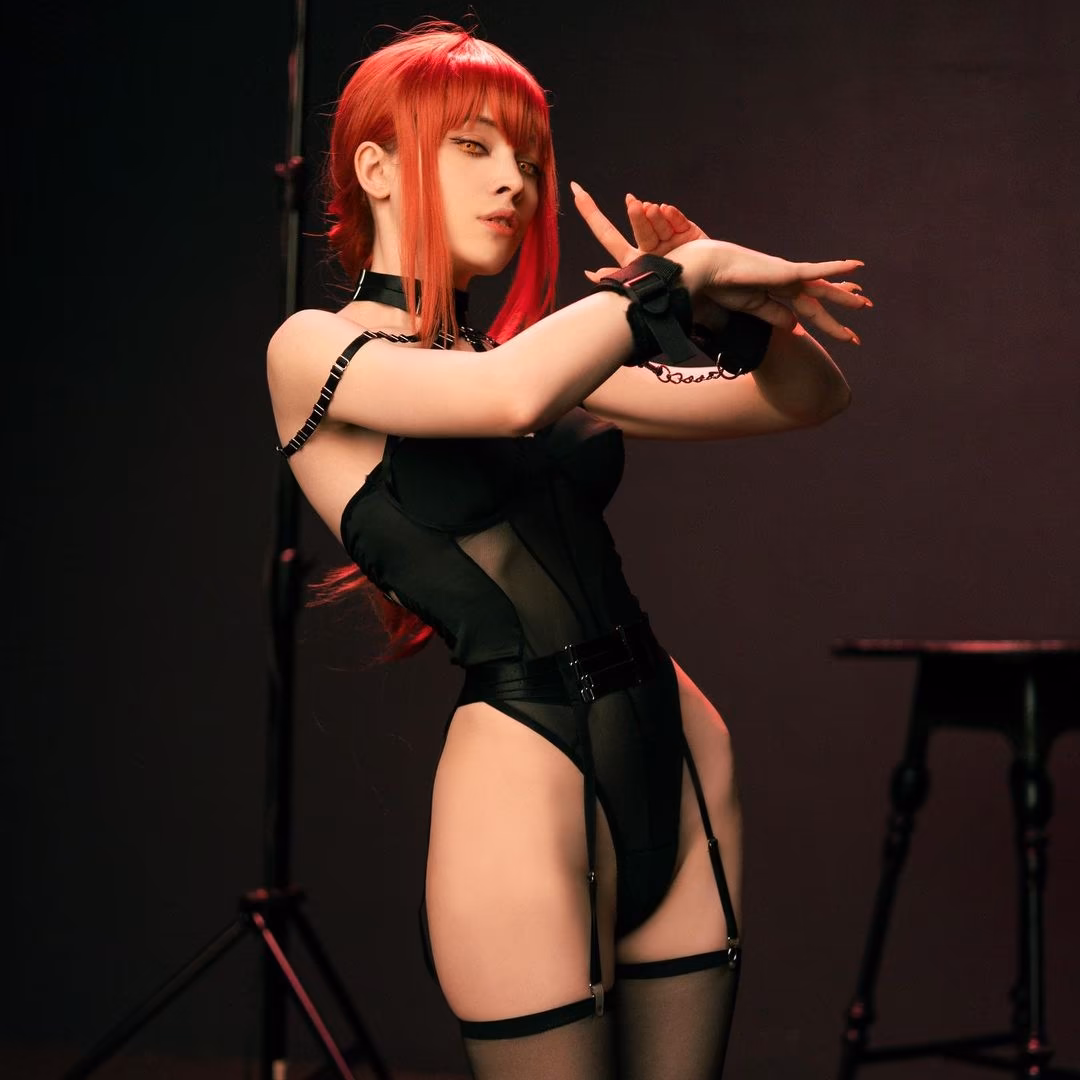 Faira Star as Makima — cosplay photo 3 of 11
