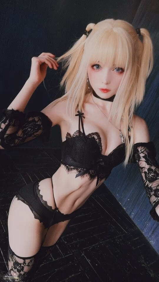 Faira Star as Misa Amane — cosplay photo 2 of 12
