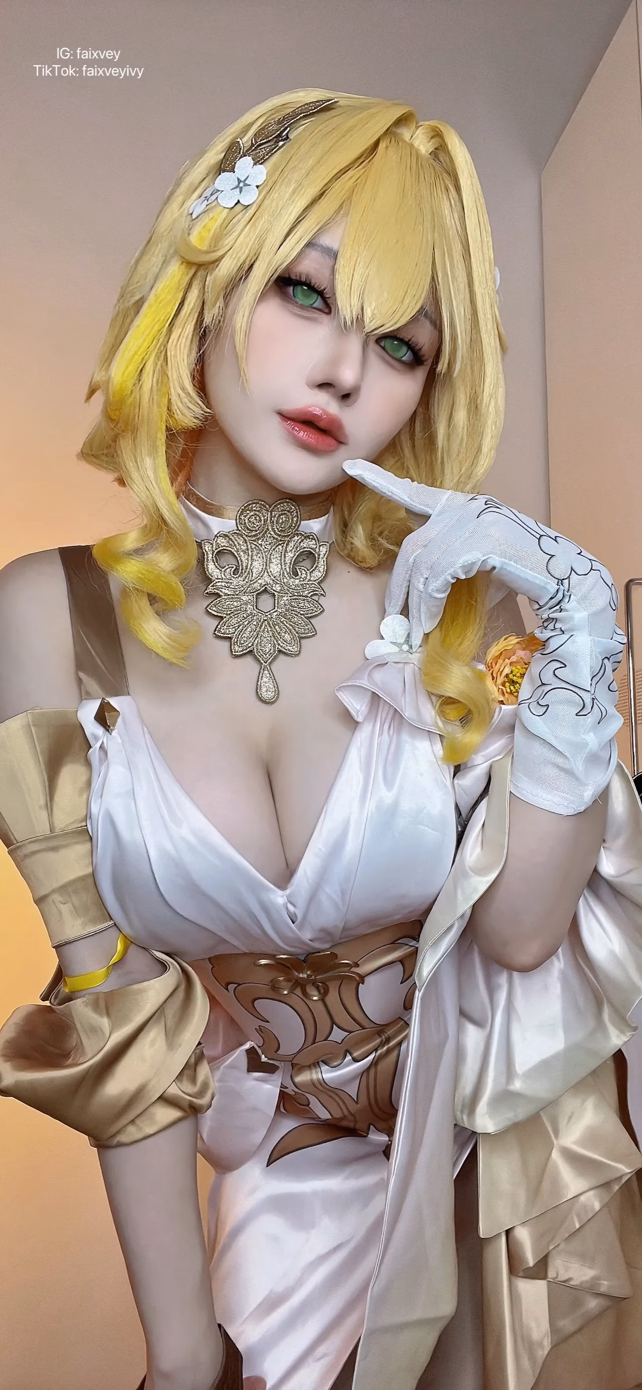 Faixvey as Aglaea — cosplay photo 5 of 10