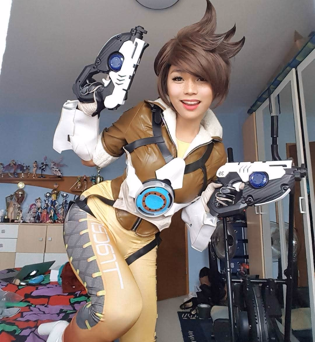 Fantastic Nami as Tracer — cosplay photo 4 of 11