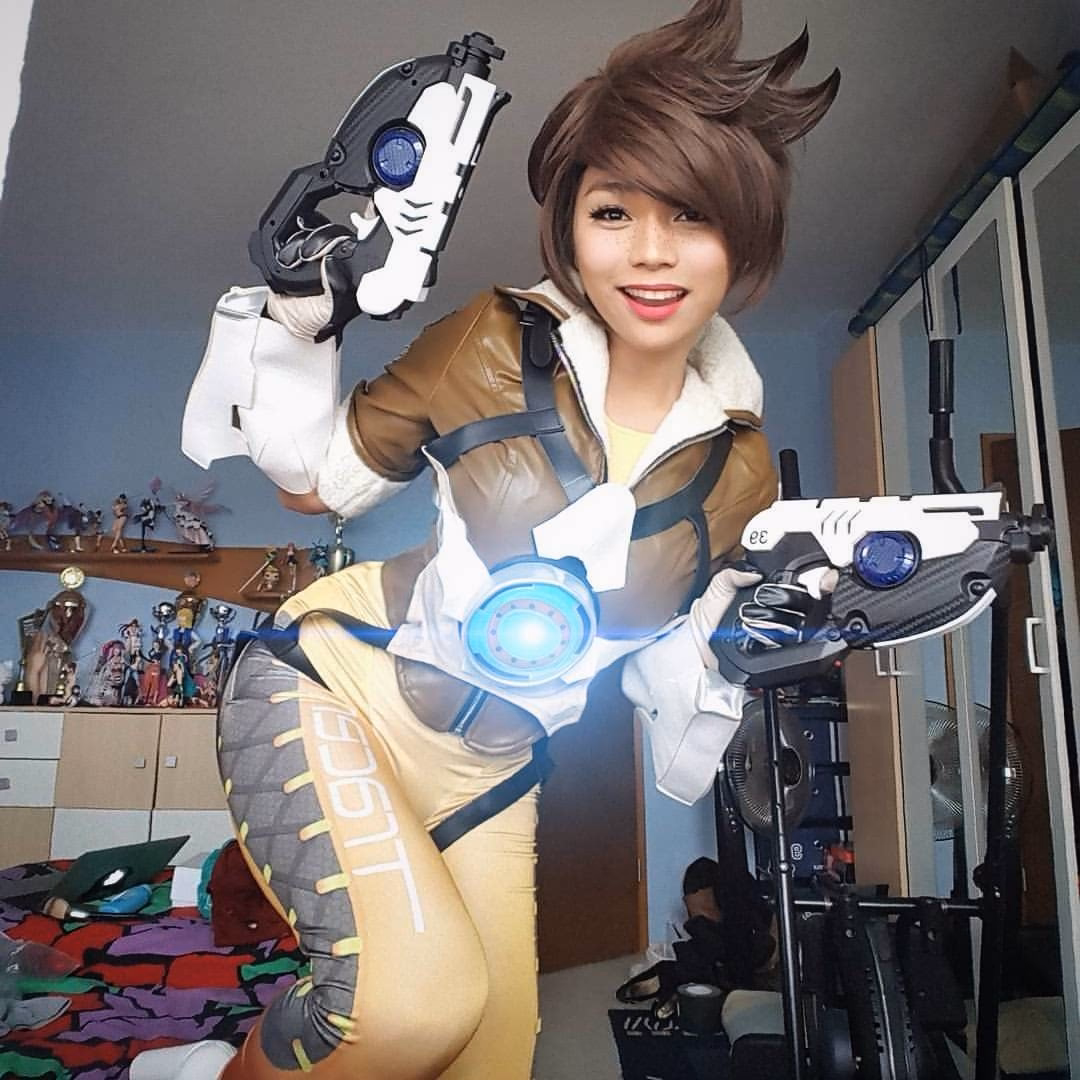 Fantastic Nami as Tracer — cosplay photo 5 of 11