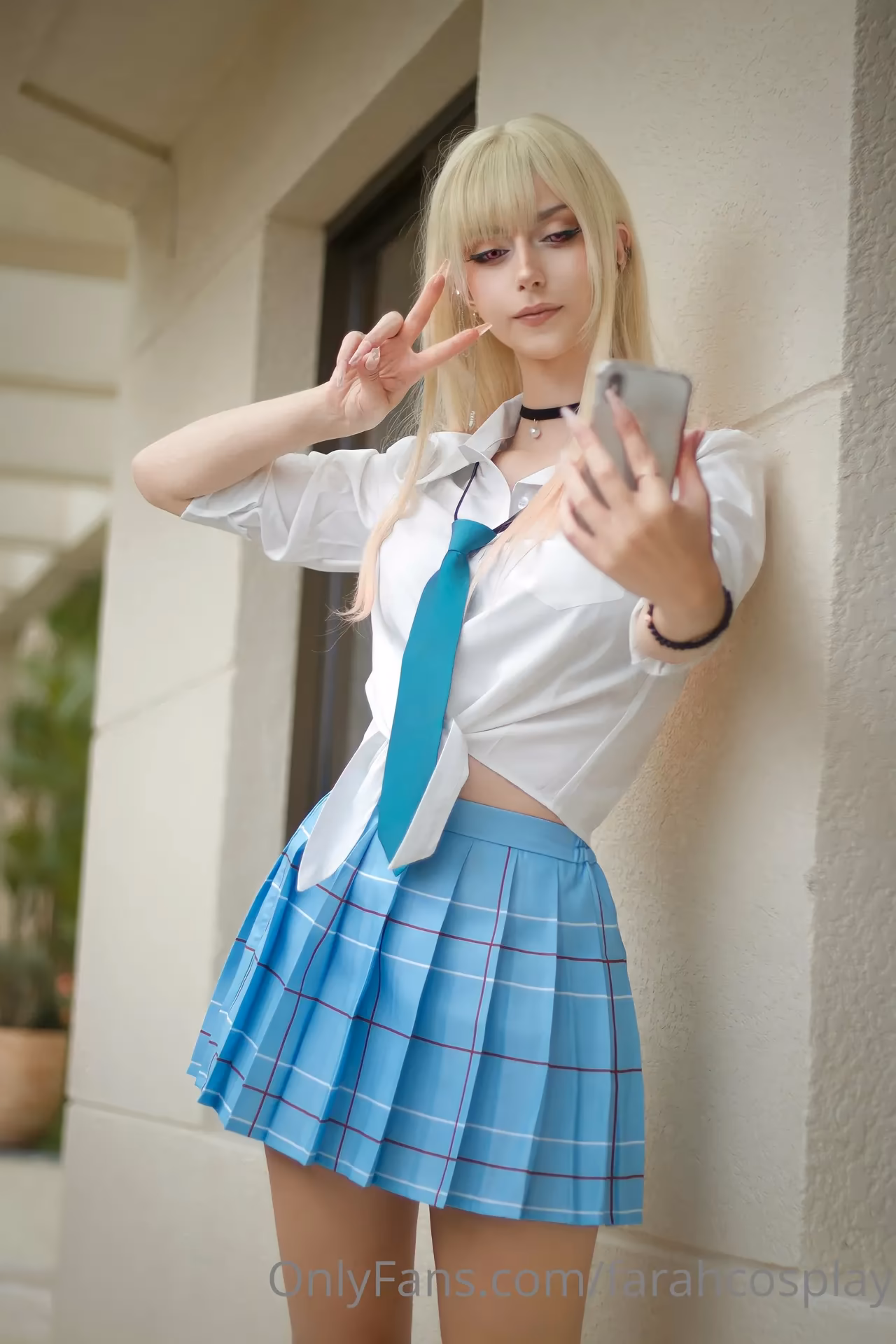 FarahRush as Marin Kitagawa — cosplay photo 2 of 10