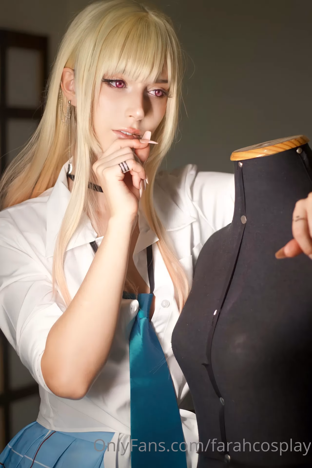 FarahRush as Marin Kitagawa — cosplay photo 7 of 10