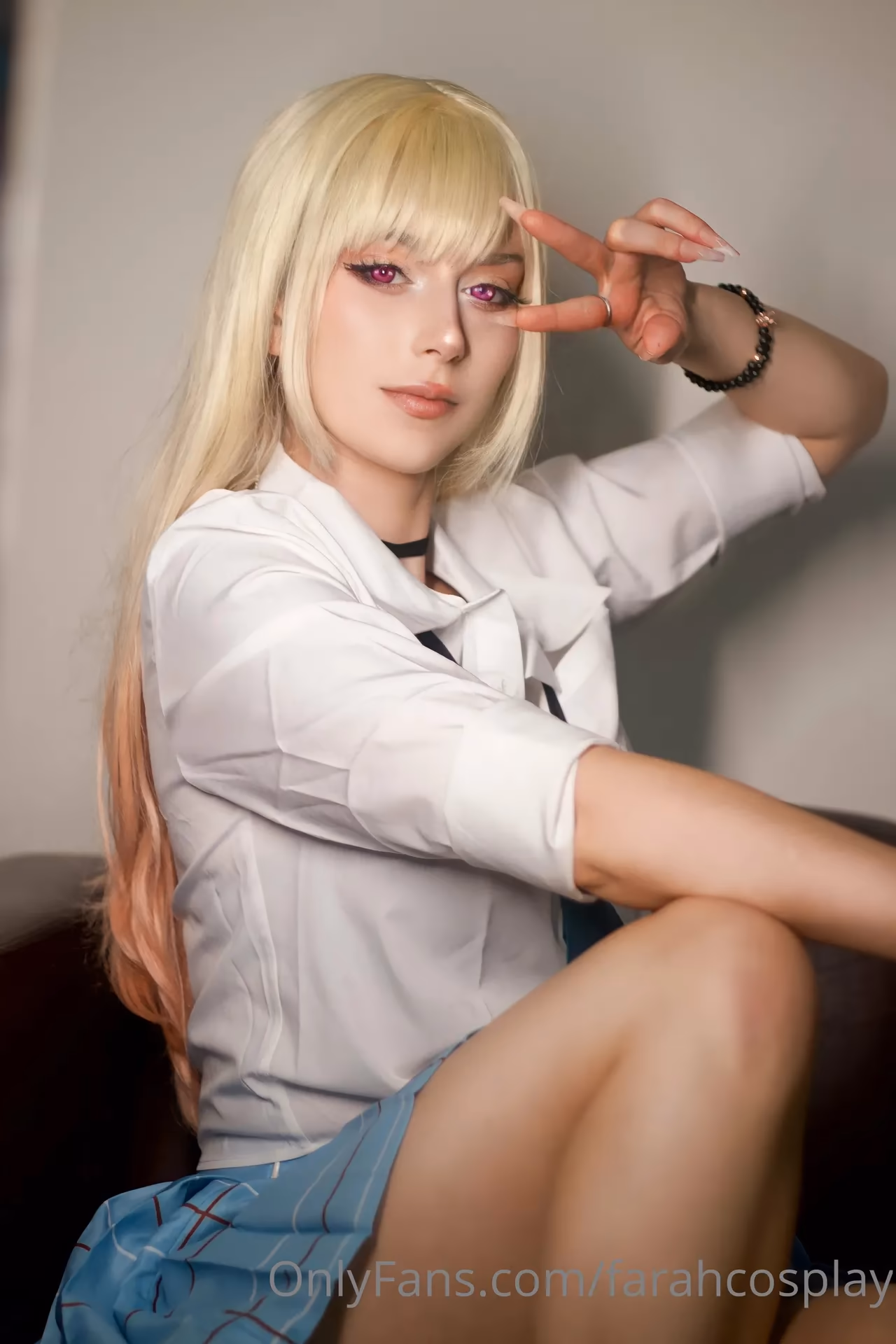 FarahRush as Marin Kitagawa — cosplay photo 8 of 10