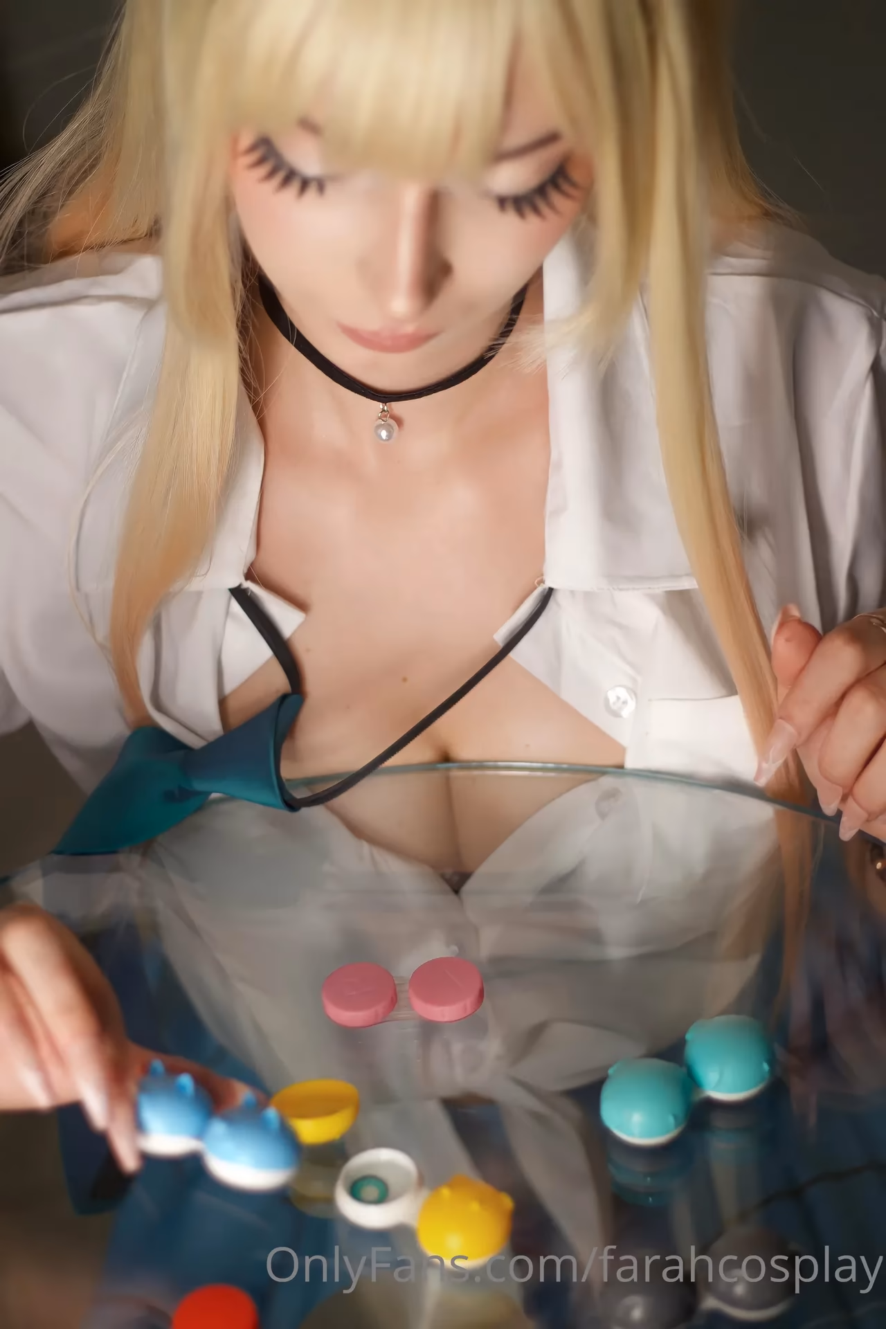 FarahRush as Marin Kitagawa — cosplay photo 9 of 10