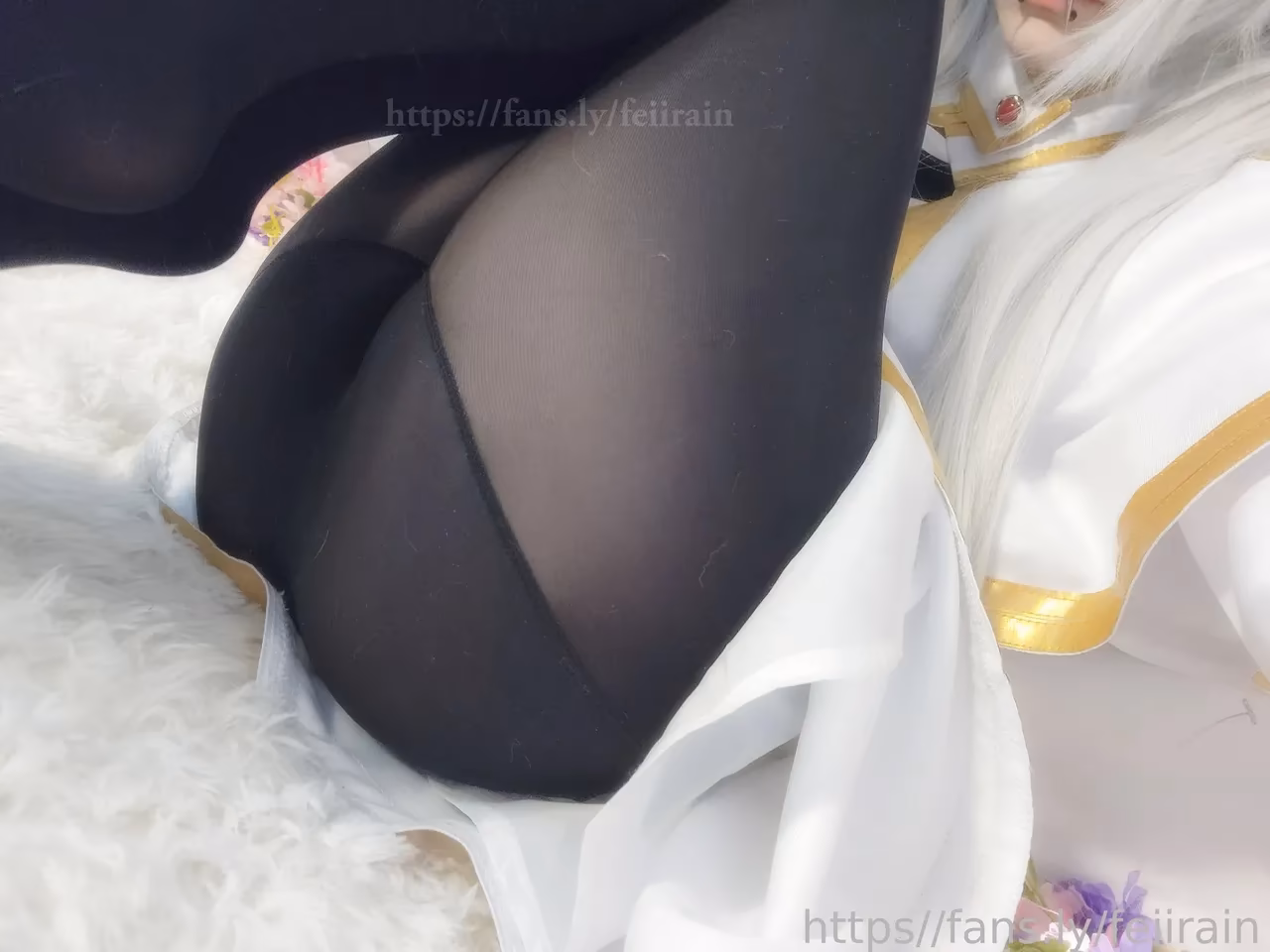 feiirain444 as Frieren — cosplay photo 28 of 92