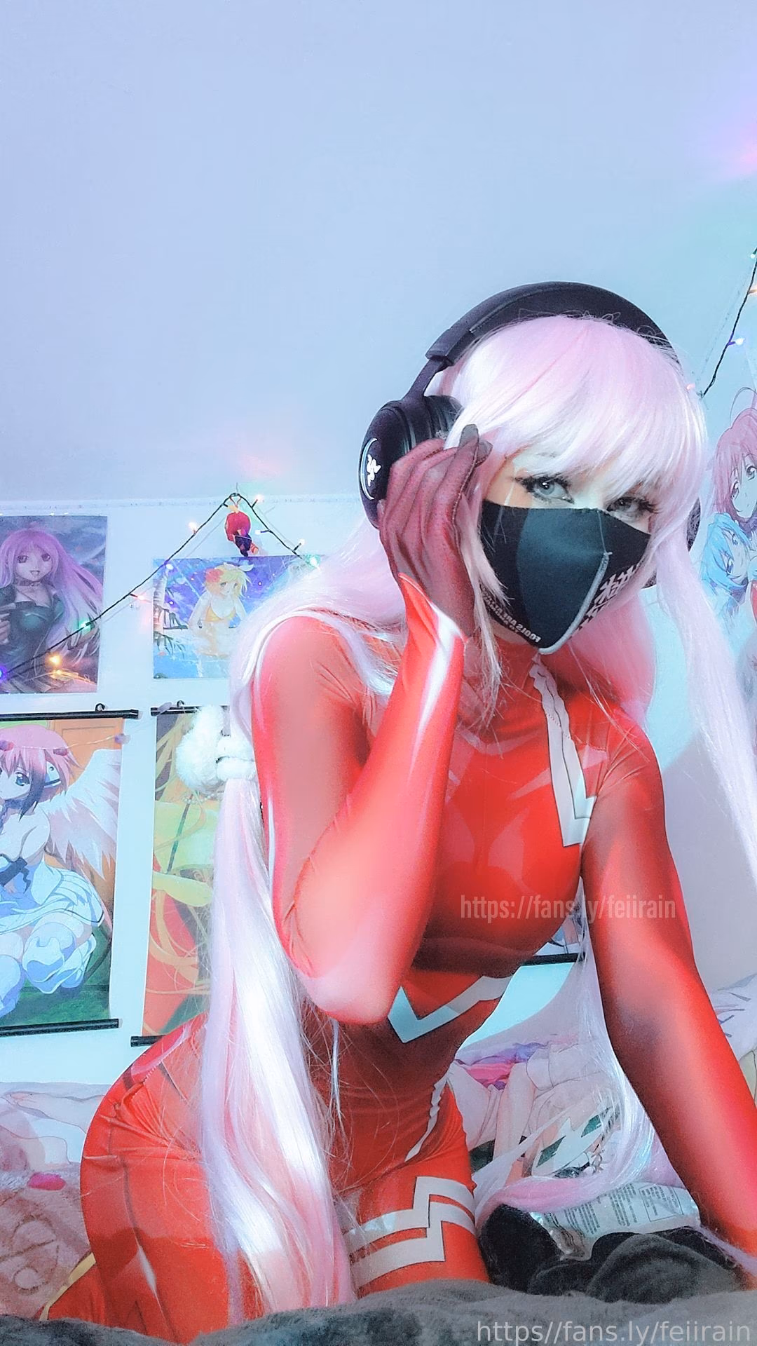 feiirain444 as Zero Two — cosplay photo 11 of 18