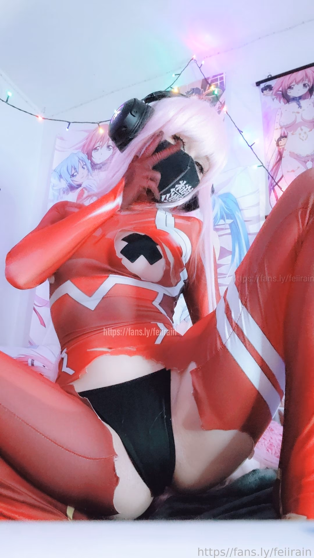 feiirain444 as Zero Two — cosplay photo 18 of 18