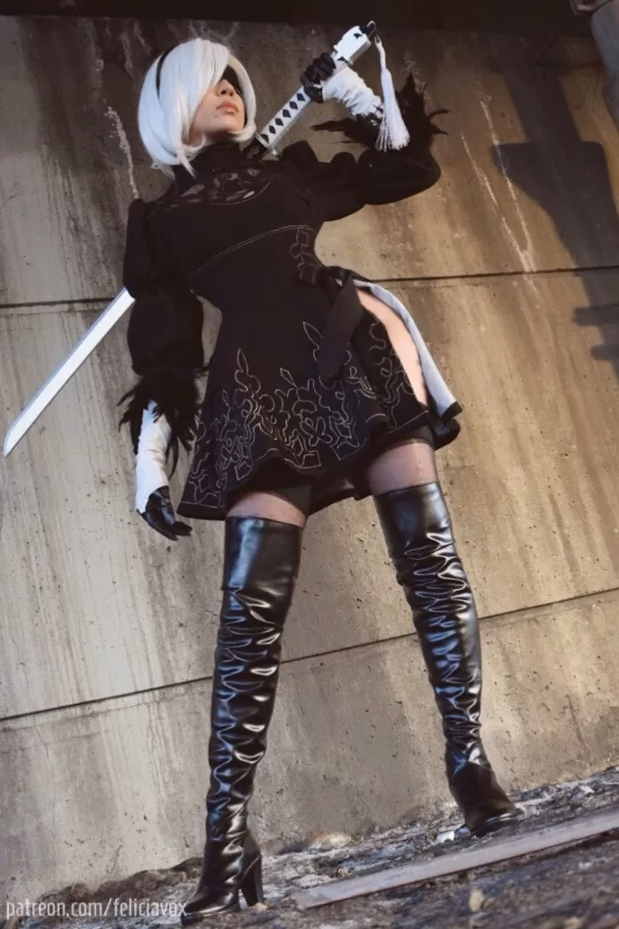 Felicia Vox as 2B — cosplay photo 14 of 60