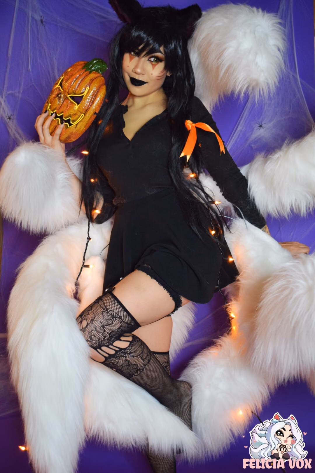Felicia Vox as Ahri — cosplay photo 2 of 77